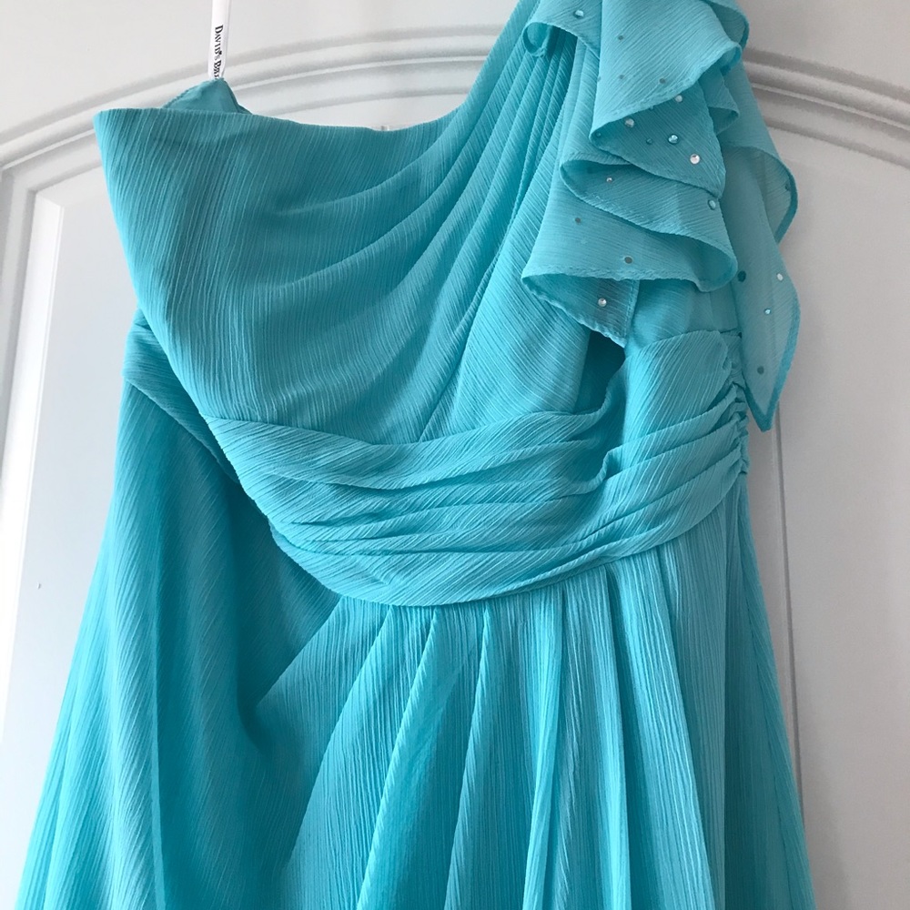Dress - Picture 2 of 3